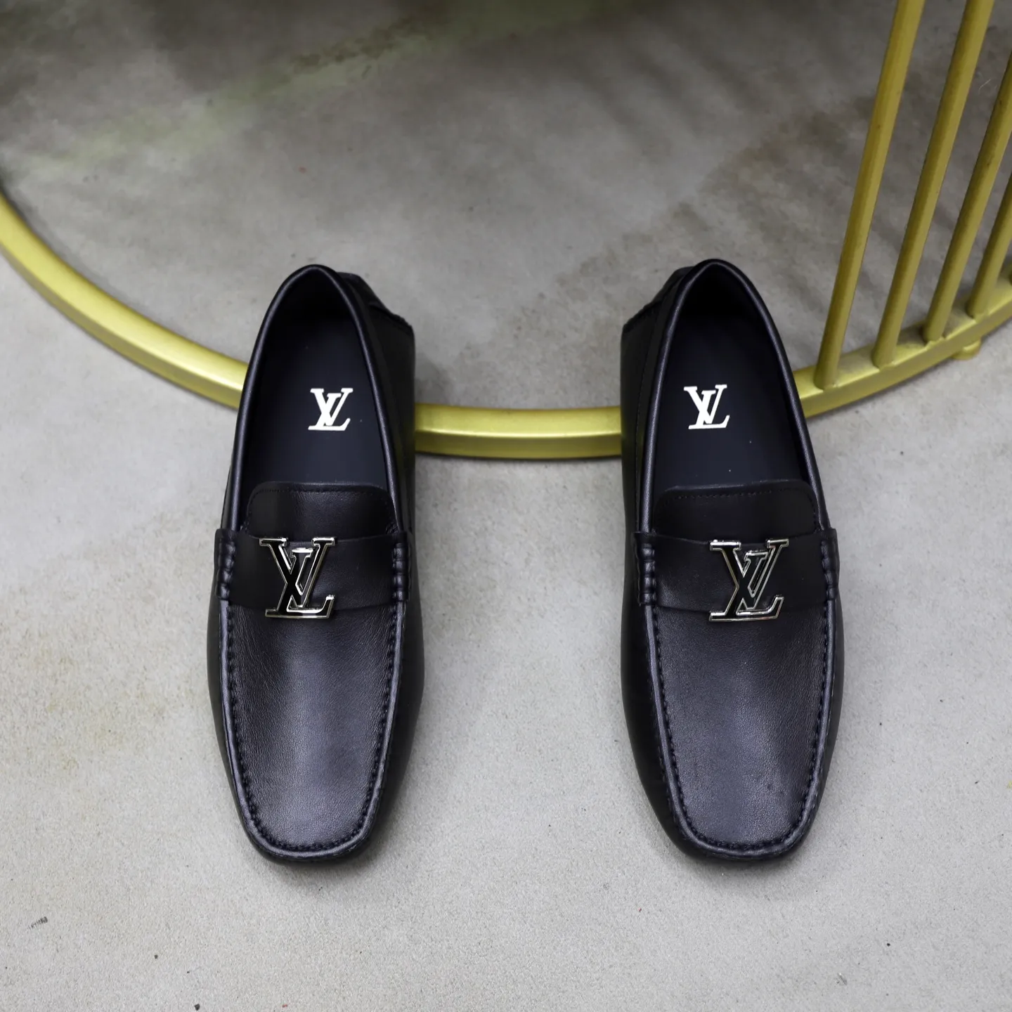 Ex-factory price: 480💰【LV】Louis Vuitton ⚠️High-end men’s driving and pedal series ⚠️38-44 (customized for 45) ⚠️All original cowhide leather! Thick and soft! Made entirely of calfskin lining! Rubber sheet anti-slip beanie sole! Three-dimensional package technology! Fashionable and classic! Handicrafts! Original high quality! Feel free to compare!